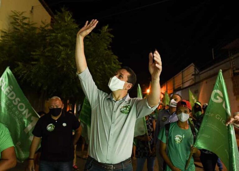 BESTA QUEM PENSAR QUE CHEGAR A PREFEITO DE JUAZEIRO DO NORTE É TAREFA PARA AMADOR