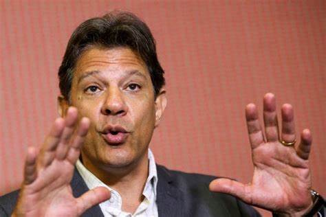 SUBMISSO, HADDAD CORREU PARA A CASA DE ARTUR LIRA PARA DIZER QUE ORÇAMENTO SECRETO SERÁ MANTIDO