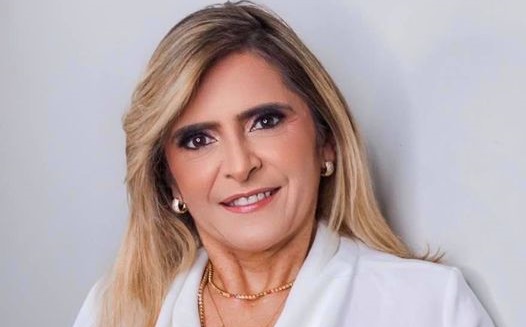 NATAL E ANO NOVO DE ELIANA ESTRELA FORAM PARA LÁ DE DIFERENCIADOS UM DO OUTRO￼