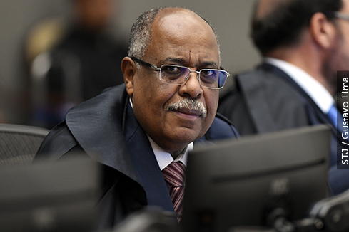 MINISTRO GONÇALVES PEDIA ATÉ INGRESSO À OAS PARA A COPA DO MUNDO: ESCULHAMBAÇÃO.