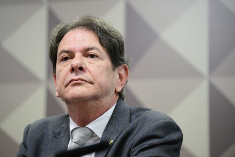 COMO AINDA EXALA CHEIRO DE PODER, CID GOMES VAI CONSEGUIR REESTRUTURAR O PDT