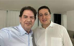 GLÊDSON BEZERRA CIRCULOU LIVRE, LEVE E SOLTO PELAS PASSARELAS DOS PODERES BRASILIENSES