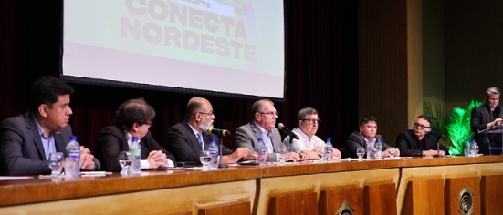 UNIÃO DE PROVEDORES DO CEARÁ HOMENAGEIA LENISE QUEIROZ