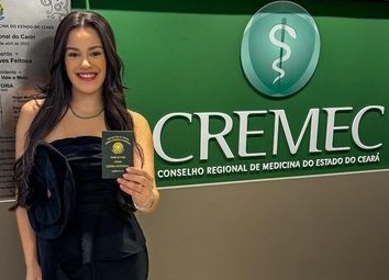 GIOVANNINHA EM TEMPO DE ARRANCADA PROFISSIONAL E DE BEM COM O CORPO SAUDÁVEL