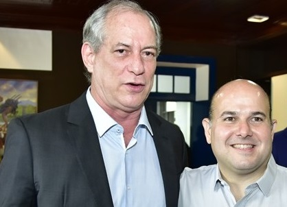 CIRO GOMES E ROBERTO CLÁUDIO APERTAM ANDRÉ FIGUEIREDO POR POSIÇÃO POLÍTICA NO CRATO