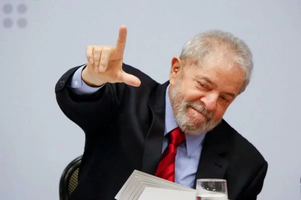 LULA RECEBE FORA DA AGENDA SENADORAS QUE ARTICULAM CANDIDATURA A PRESIDÊNCIA DO SENADO