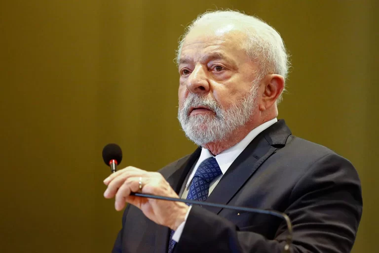 QUEM ESVAZIA O PT É O PRÓPRIO LULA, UM LÍDER EM FLAGRANTE DECADÊNCIA