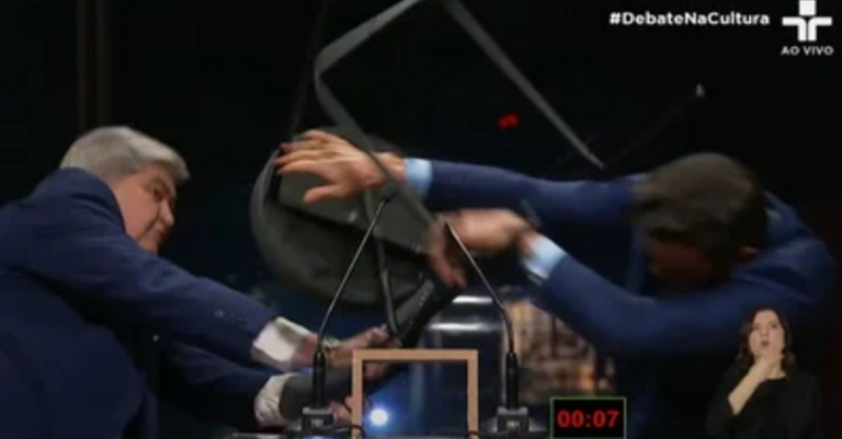 CADEIRADA DE DATENA FAZ PABLO MARÇAL PASSAR A MADRUGADA EM HOSPITAL