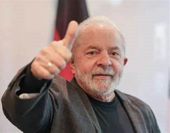 LULA LEVOU MAIS DE 100 PESSOAS PARA ASSISTIR ÀS CENAS DO ANÃO DIPLOMÁTICO