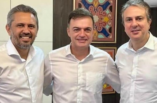 ELMANO, CAMILO E FERNANDO SANTANA ABREM OS BRAÇOS PARA A OPOSIÇÃO