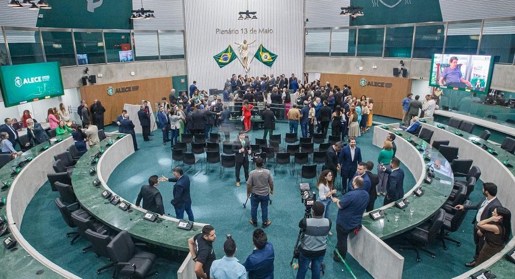 ELEIÇÃO DA ALECE TOMA NOVOS CONTORNOS E TEM DEPUTADOS DISPUTANDO A SUA PRESIDÊNCIA