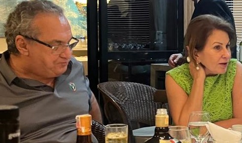 CASAL MANOEL VERAS PROMOVE ALMOÇO INTIMISTA EM SEU ELEGANTE “AP” DO MEIRELES  EM FORTAL