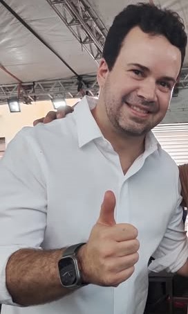 PREFEITO DE BARBALHA GUILHERME SARAIVA RECONHECE VALOR DO TRABALHO DESTE COLUNISTA