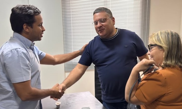 PRESIDENTE FELIPE VASQUES INICIA SEMANA EM PLENA ATIVIDADE