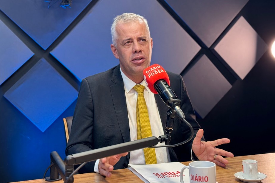 DEPUTADO VÊ MOTTA UNTIMIDADO POR ASSÉDIO OU AMEAÇA