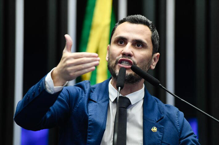 DECEPCIONADO, SENADOR COGITA NÃO “DISPUTAR ELEIÇÃO NUNCA MAIS.”