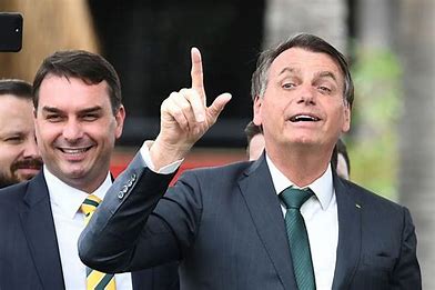 BOLSONARO PODERÁ SER PRESO POR OBSTRUÇÃO DE JUSTIÇA