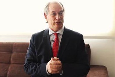 CIRO GOMES DEMONSTRA TREMENDO “CHOVE NÃO MOLHA” NESSA BAGUNÇA NO INSS