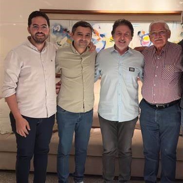 DAVI E RAIMUNDO MACEDO SALVAM ENCONTRO DE EUNÍCIO OLIVEIRA DE UM TREMENDO DESASTRE