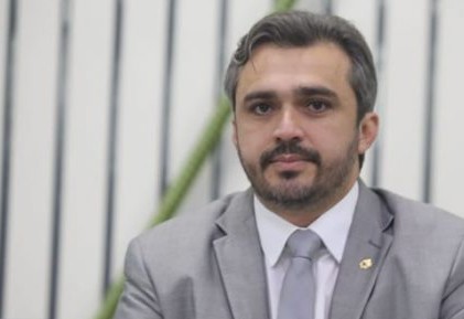 NELINHO DE FRREITAS ASSUME HOJE A CÂMARA FEDERAL E FORTALECE POLITICAMENTE O CRAJUBAR