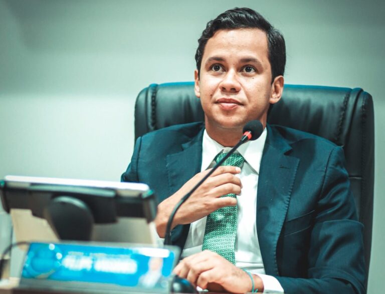 FELIPE VASQUES COBRA CRITÉRIOS CLAROS PARA DOAÇÃO DE TERRENOS PARA EMPRESÁRIOS
