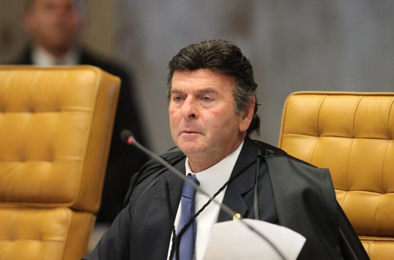 BOLSONARISTAS EXALTAM ATUAÇÃO DE LUIZ FUX: “DESMONTOU A TENTATIVA DE GOLPE
