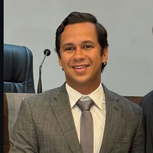 FELIPE VASQUES DIZ QUE DINHEIRO PÚBLICO É COISA SÉRIA E NÃO ACEITA DESAFOROS