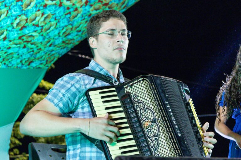 EXPOCRATO SEM OS ARTISTAS E OS SONS NAS BARRACAS NA PARTE ALTA É ALGO INCONCEBÍVEL