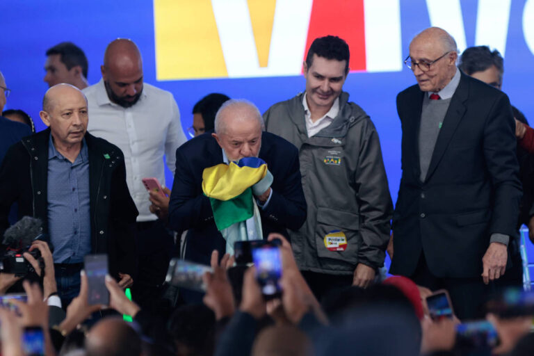 LULA VOLTA A DESAFIAR TRUMP: “NÃO QUERO BRIGAR, MAS, SE QUISEREM, VAI TER