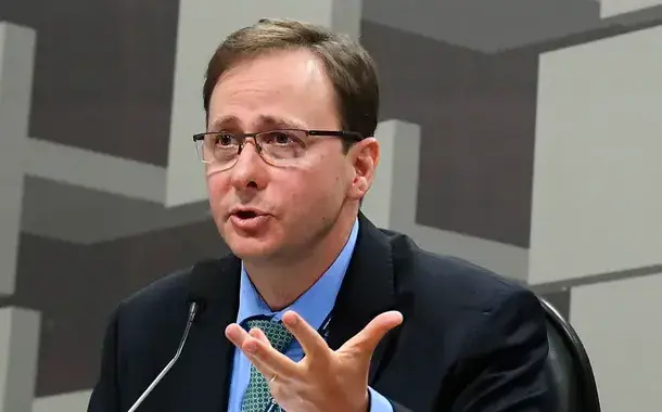 ALTA DO DOLAR IMPULSIONADA POR  TARIFAS DE TRUMP ELEVA PERCEPÇÃO DE REELEIÇÃO DE LULA