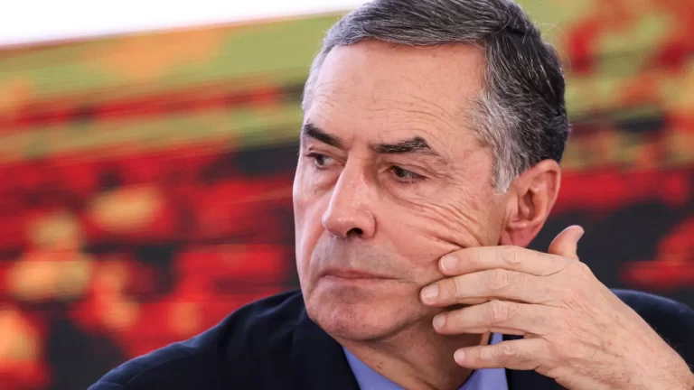 PRESIDENTE DO STF ESTEVE NESTA SEGUNDA(21/07) NA SEDE DA OAB CEARÁ