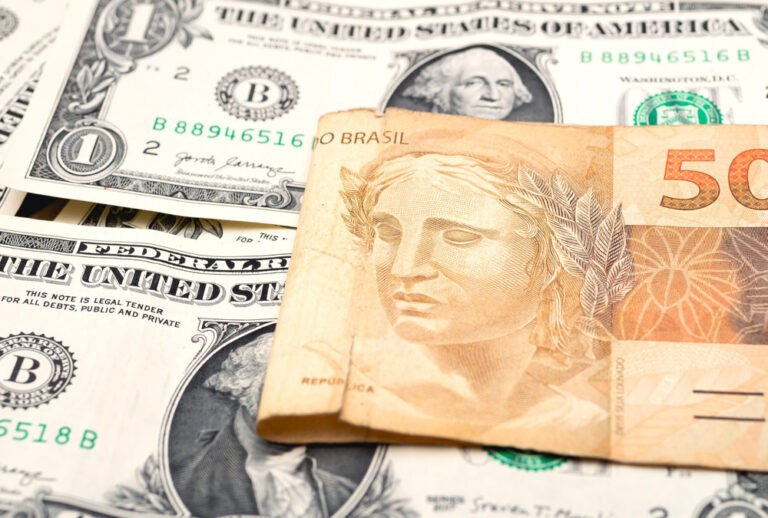 VISTO PARA ESTRANGEIROS NOS EUA TERÁ COBRANÇA ADICIONAL DE  U$ 250 PARA BRASILEIROS