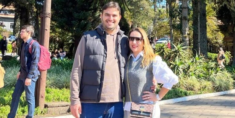 JADER SALVIANO E JANAÍNA LEVARAM A TIRACOLO TROPINHA FAMILIAR PARA GIRO EM GRAMADO(RS)