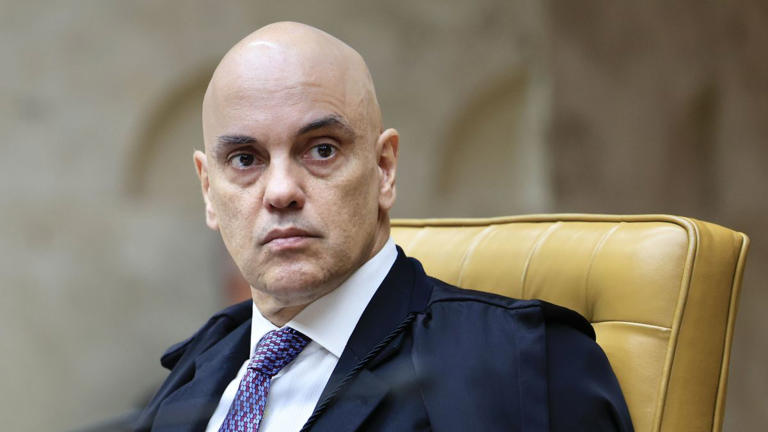 ZUCCO: FALTA UMA ASSINATURA PARA PROTOCOLAR PEDIDO DE IMPEACHMENT DE MORAES