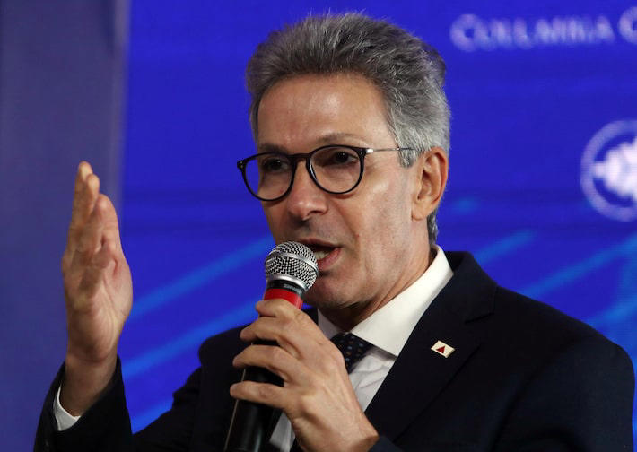 “ATÉ MARIDO E MULHER DISCORDAM”, DIZ ZEMA APÓS CARLOS BOLSONARO CHAMAR GOVERNADORES ALIADOS DE RATOS