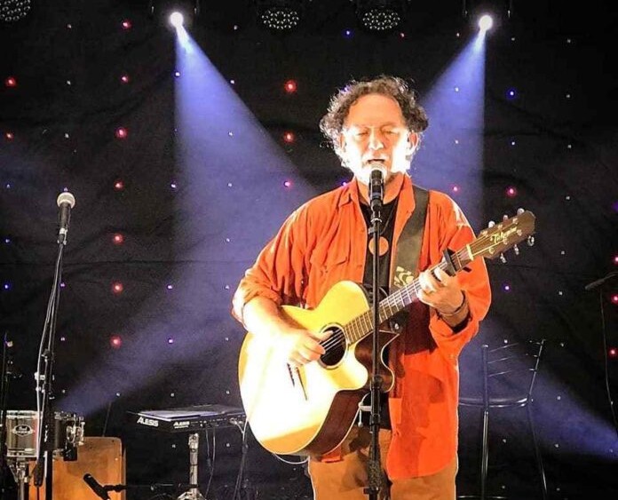 MARCOS PEIXOTO E ISAAC CÂNDIDO FECHAM COM O CARMELA VILA GRANDE SHOW DE CLAUDIO NUCCI