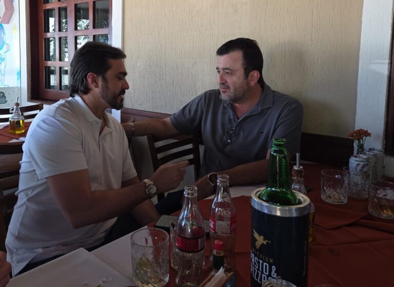 NELINHO DE FREITAS E MARCELO BARRETO REÚNEM COLUNISTA E EMPRESÁRIOS EM RISTORANTE ROMEIRO