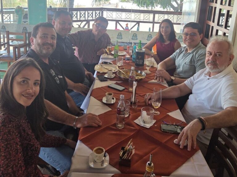 MARCOS PEIXOTO ABRE ALAS PARA MAIS UM ALMOÇO PURO CHARME, POIS QUE REUNIU SOLAMENTE GENTE CLASSUDA