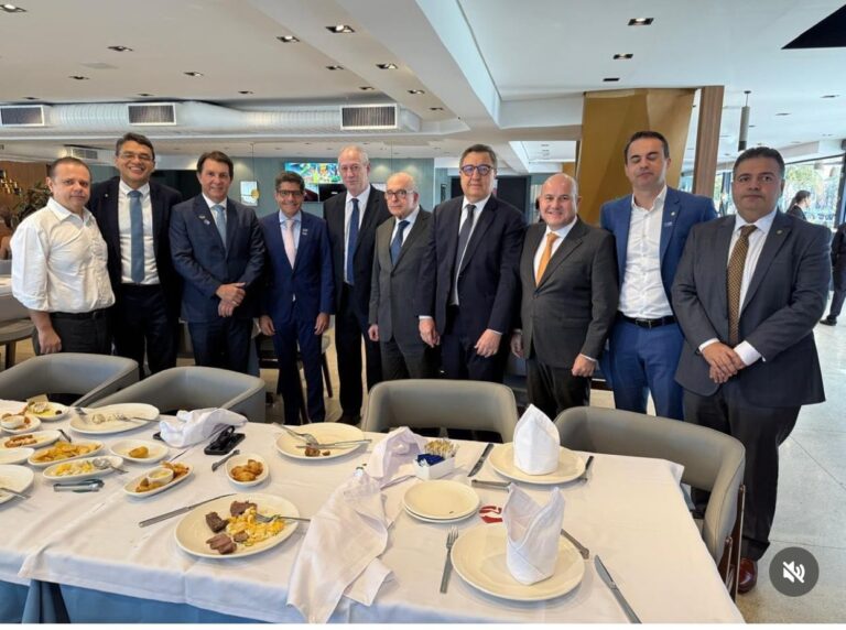 UNIÃO PROGRESSISTA SE REÚNE EM ALMOÇO PARA DECIDIR SITUAÇÃO NO CEARÁ