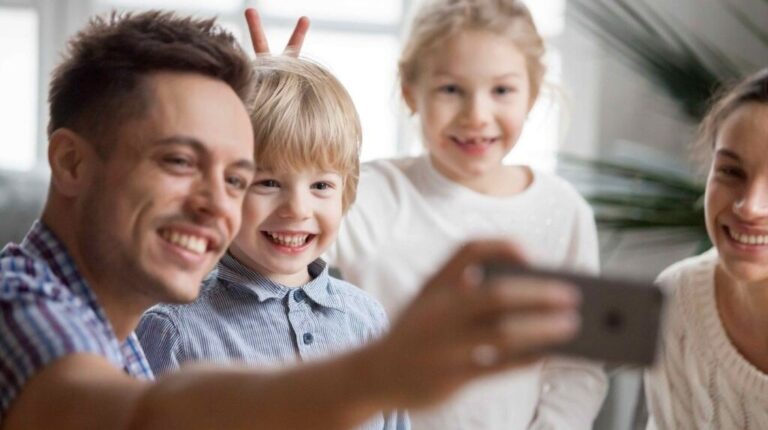 QUANDO POSTAR VIRA EXPOSIÇÃO: OS RISCOS DO “SHARENTING” PARA CRIANÇAS E ADOLESCENTES