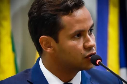 FELIPE VASQUES CACETEIA PEC DA BLINDAGEM E REBATE AGENTES DA VELHA POLÍTICA ROMEIRA