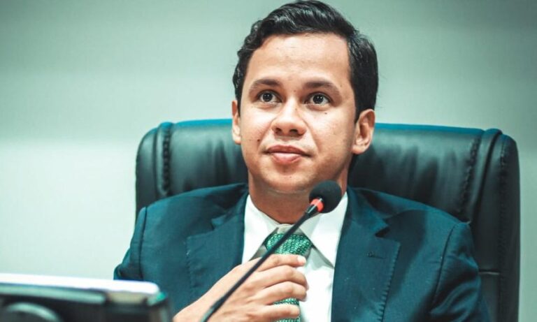 FELIPE VASQUES ACENA COM CONSELHO DE ÉTICA PARA QUE SURURU SE ESVAIA DO LEGISLATIVO