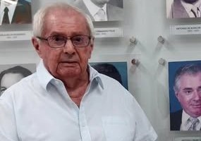 EX-PREFEITO ANTONIO PRIMO VISITA CORTEZMENTE O ATUAL PREFEITO ANDRÉ BARRETO