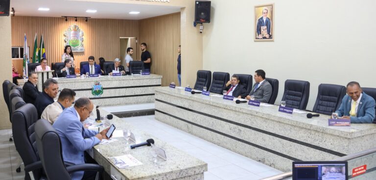 ARRASTÃO NA CÂMARA MUNICIPAL DO CRATO  LEVA A APROVAÇÃO DE SETE MATÉRIAS