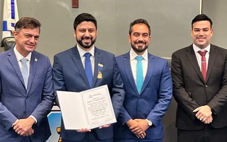 QUE LEGAL! MÉDICO CARIRIENSE É HOMENAGEADO PELA CÂMARA MUNICIPAL DO FROTALEZA