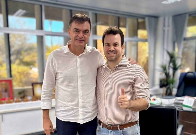 PREFEITO DE BARBALHA DEIXA A ZOADA DA MUTUCA PARA LÁ E VAI PARA FORTAL BUSCAR COISAS BOAS PARA A SUA CITY