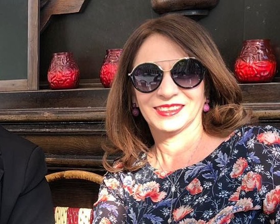 HOJE É DIA PAULA ISABELA BEZERRA BLUHM APAGAR VELINHAS E RECEBER ALTOS CARINHOS