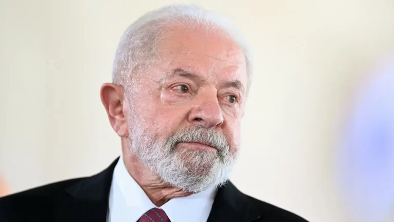 LULA AFIRMA QUE “PROBLEMA COM OS EUA SERÁ RESOLVIDO” E REFORÇA DEFESA DO MULTILATERALISMO