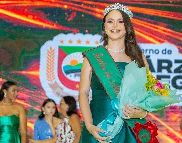 LETÍCIA BEZERRA: ESTA É A MENINA MOÇA ELEITA RAINHA DO MUNICÍPIO DE VÁRZEA ALEGRE 2025/2026