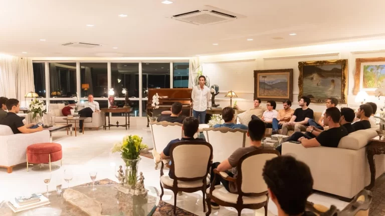 GABRIEL SOARES REÚNE AMIGOS E EMPRESÁRIOS PARA MAIS UMA EDIÇÃO DO PROJETO “CASA 7”